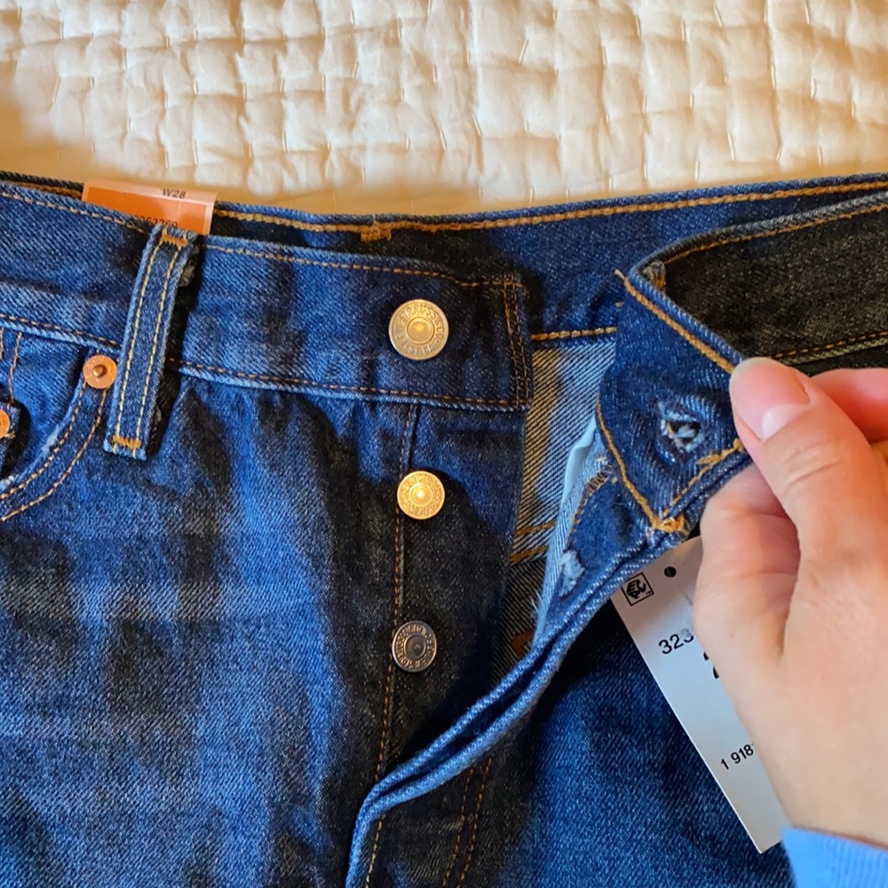 Levi’s 501 Button Fly Jean Shorts W28 - Picture 3 of 3